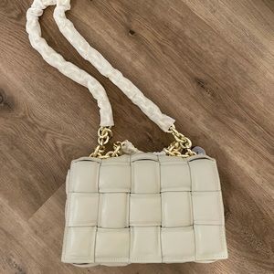 Bottega vaneta CHAIN CASSETTE dupe